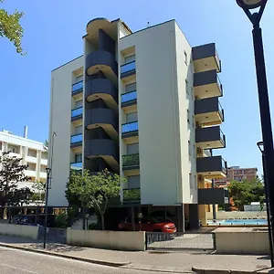  Apartment Laura
